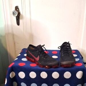 Nike Flyknit Vapormax Black and Red Athletic Shoes with Lace-Up Design